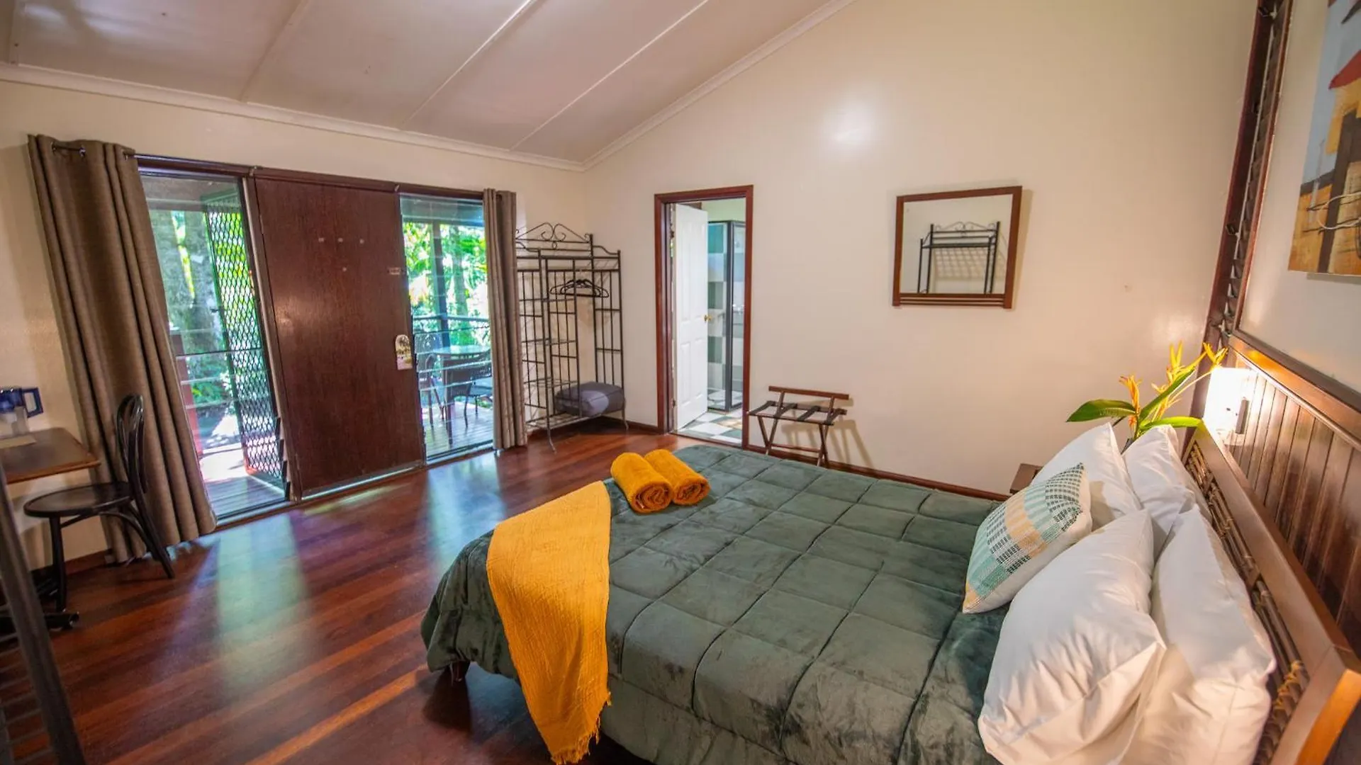 Heritage Lodge - In The Daintree Australia